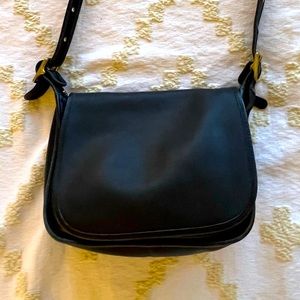 Vintage 80s Coach messenger bag. Black leather. Great condition.